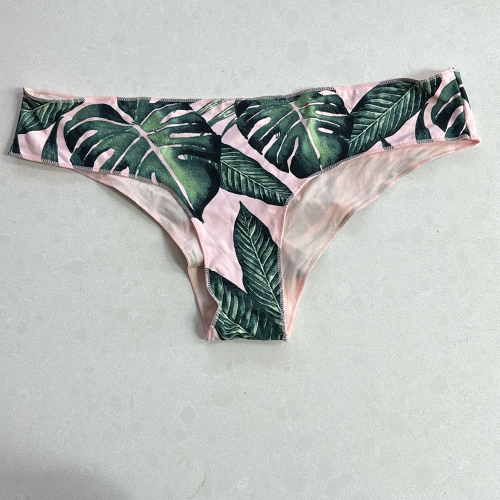 Bikini - Picture 6 of 7